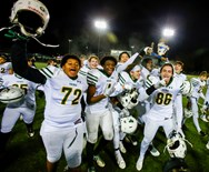 Allentown Central Catholic football wins district title by handing Northwestern 1st loss 