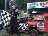 This Warren County teen takes breaks from the farm to blaze around the racetrack