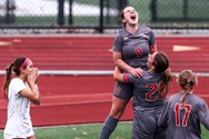 Parkland girls soccer finishes furious comeback to beat Emmaus for district title