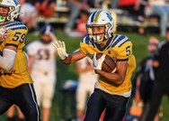 Notre Dame football scores 36 straight points to storm back to beat Saucon Valley