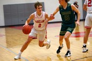 Parkland boys basketball pulls away from rival Emmaus late to stay unbeaten in EPC