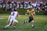 Notre Dame football shuts out Saucon Valley in 2nd half in comeback victory 